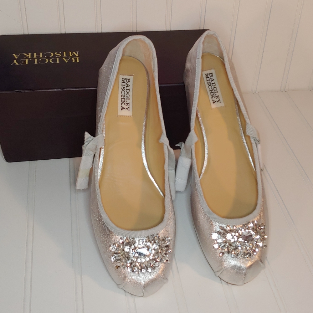 Badgley Mischka Karter II Silver Soft Leather Ornamented Ballet Flat size 10 NWT - Picture 11 of 16
